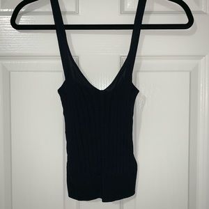 🖤UO black tank top🖤
